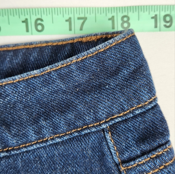 Time & Tru Women's High Rise Jean Shorts Blue Size 16 100% Cotton Distressed - Picture 7 of 7